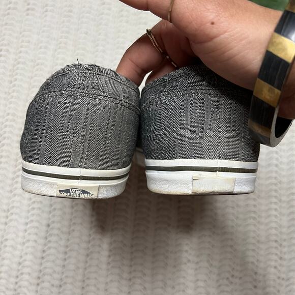 Vans| Woman’s lace up gray canvas low top sneakers - Picture 5 of 9